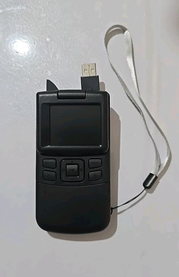 Polaroid CNU1210 Handheld 2'' TFT LCD Digital Camcorder Flip Screen Built in USB - Image 4 of 4