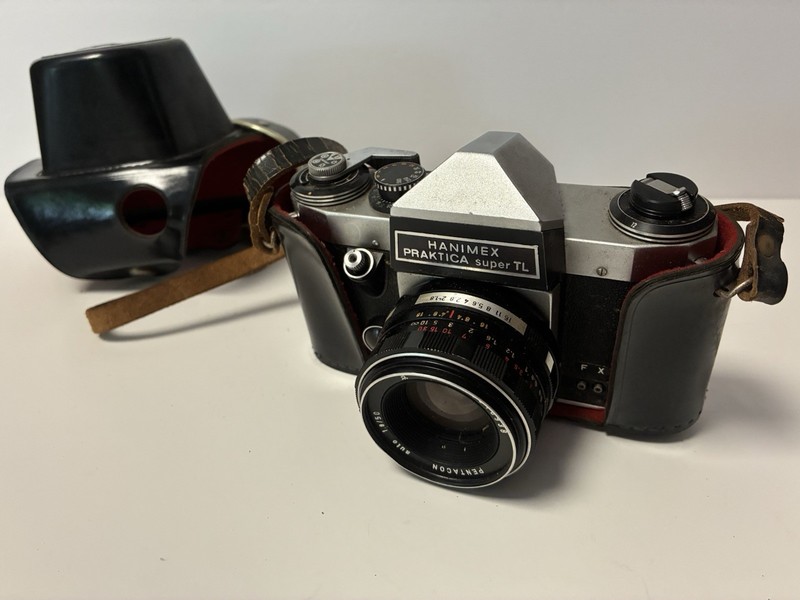 Hanimex Praktica Super TL Camera w/PENTACON Auto 1.8/50 Lens 
