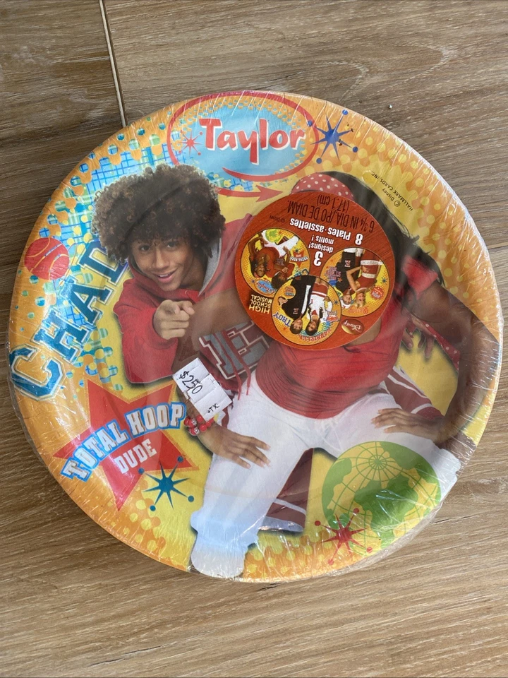 Y2K 高中音乐生日派对甜点盘 全新未拆封 6 3/4 英寸 — 第 3/4 张图片