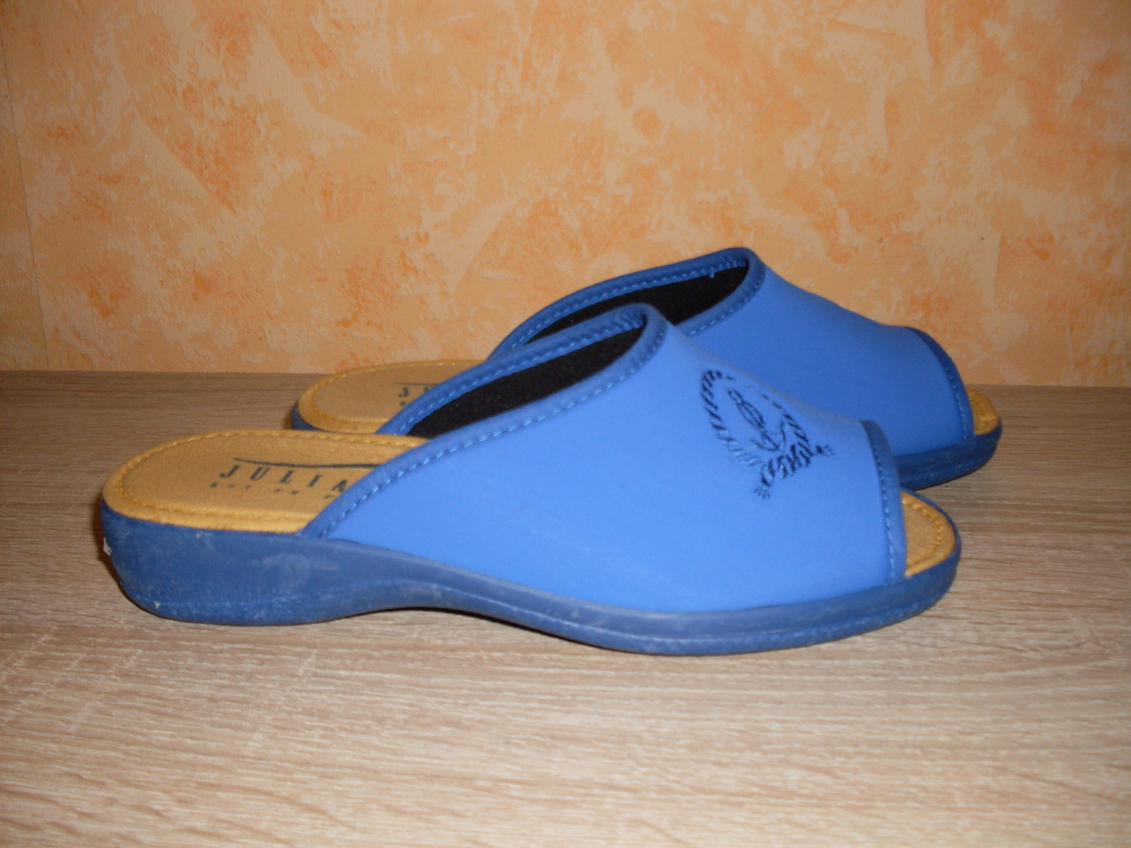 Bild 1 von 4