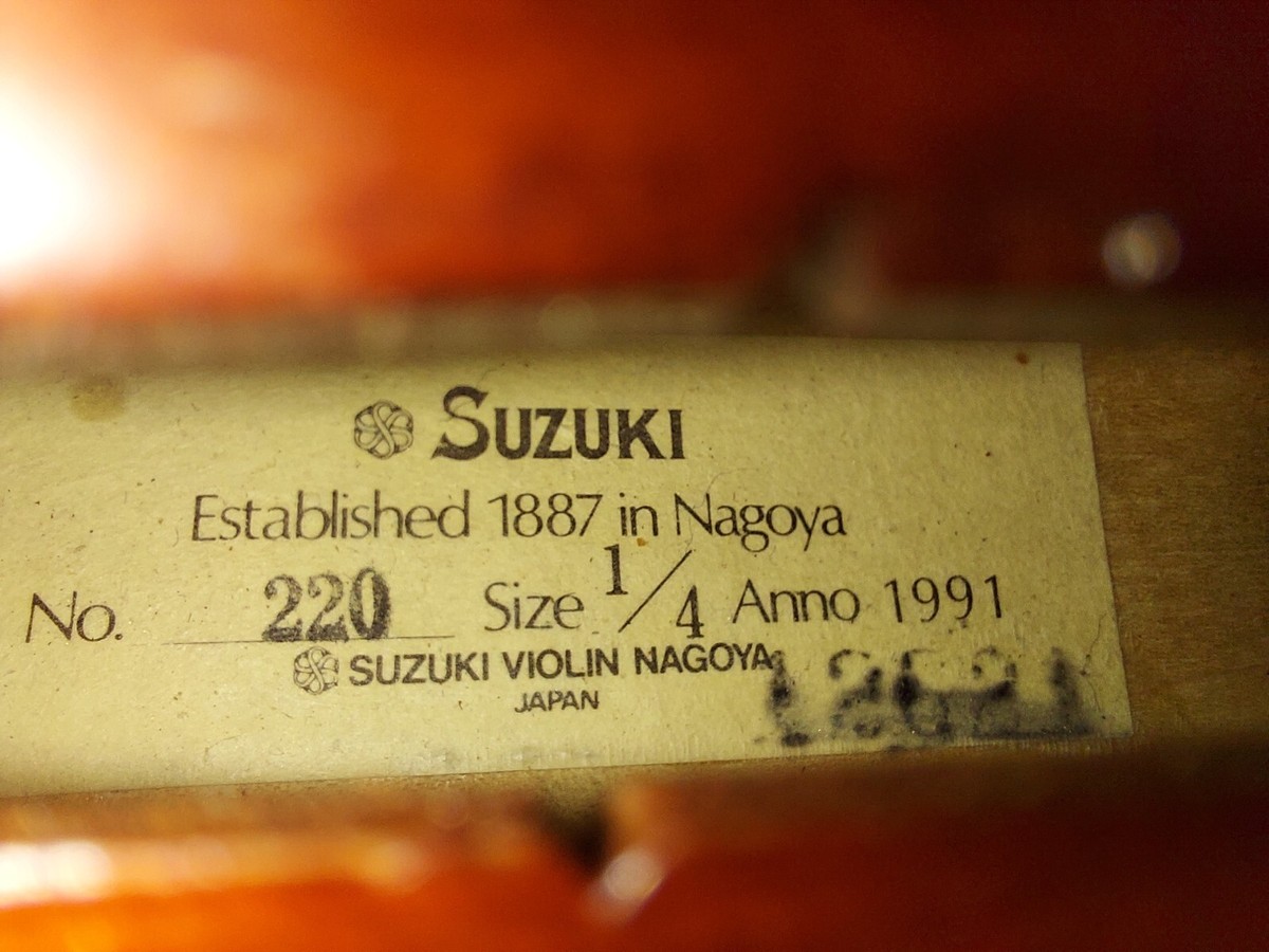 Suzuki No. 220 1/4 Violin, Japan 1991, with Bow & Case. Very