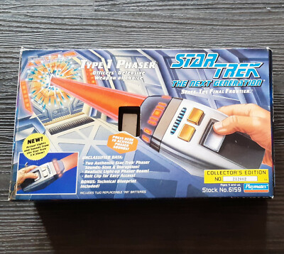 Vintage 90's STAR TREK TNG PHASER TYPE by PLAYMATES, LIGHT SOUND