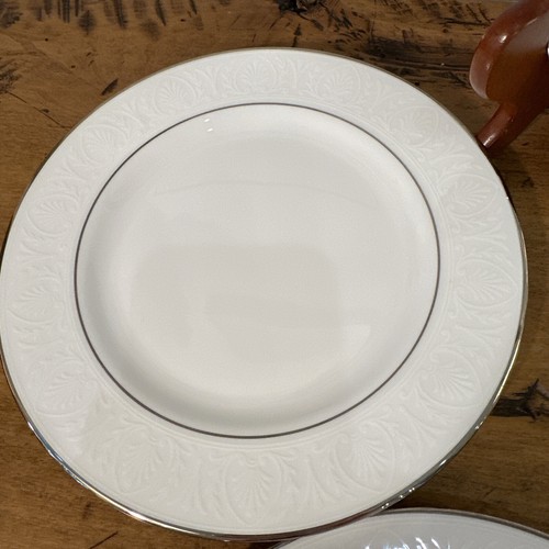 Set of 5 Lenox Hannah Platinum 8 1/8" Salad Plates - Picture 7 of 12