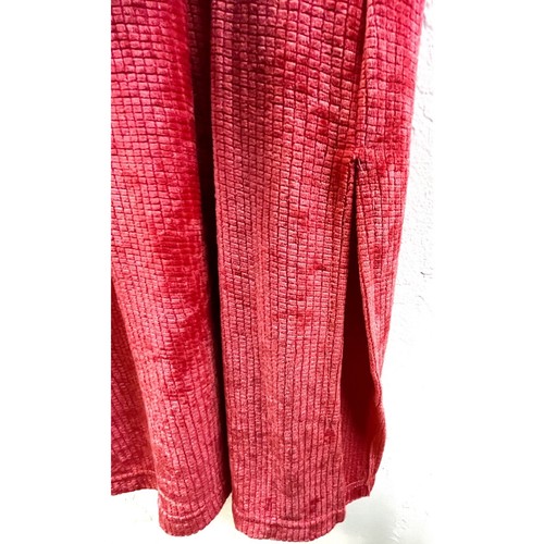 Anne Lewin Women’s Red Patterned Velour 3/4 Sleeve Lounge Robe Size M - Picture 4 of 6