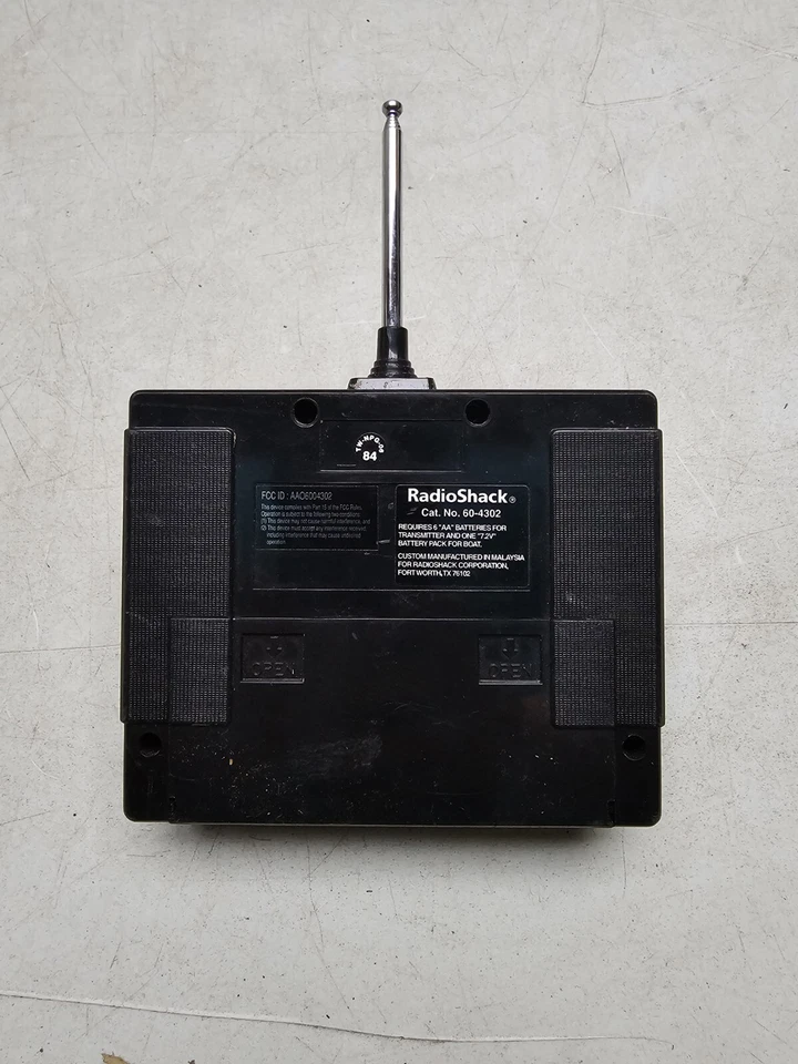 Vintage Radio Shack Gamma Ray 22 Inch RC Boat With Remote Control Tested & Works - Image 3 of 4