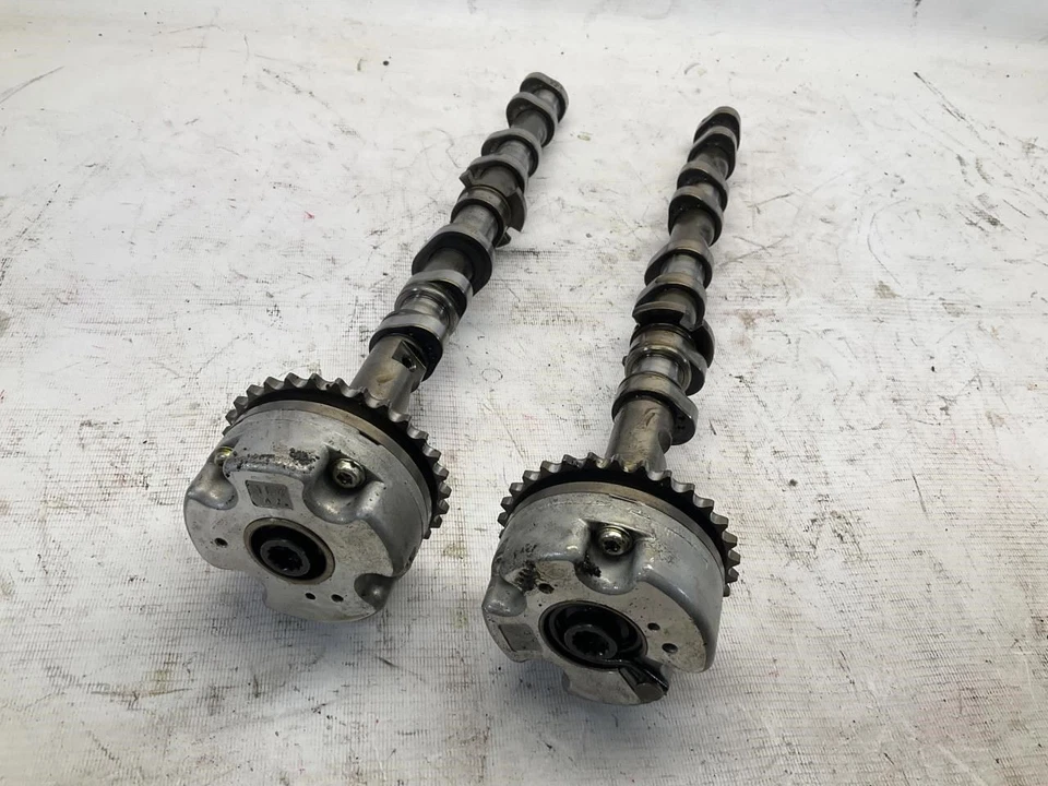 Par de árboles de levas izquierdo y derecho motor 10-17 Audi S5 4.2 AT AWD B Foto 2 de 4