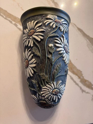 WELLER POTTERY KNIFEWOOD LINE WALL POCKET CRISP MOLD