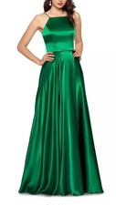 Betsy and Adam Satin Green Formal Gown Prom Dress Elegant Evening Size 6 NEW