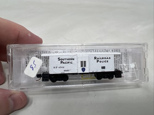 N Micro Trenes 130 00 070 Southern Pacific Railroad Police Caboose 4762 | Condition: Used