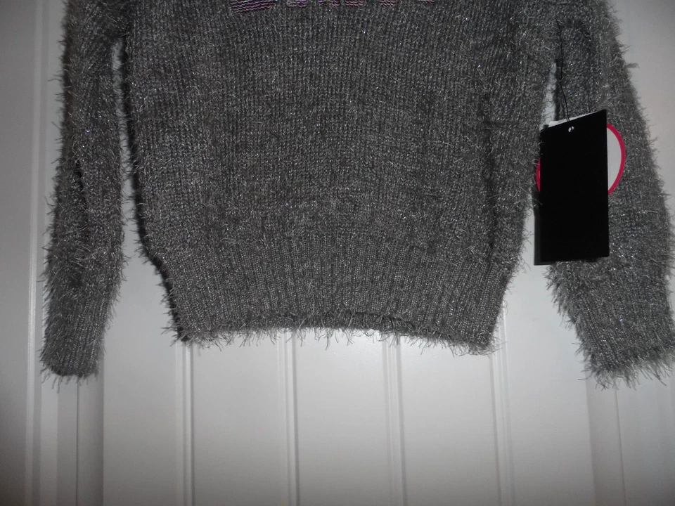 Lindo Suéter DKNY Niñas Talla 5 Gris Lentejuelas Manga Larga Nuevo Con Etiquetas Foto 2 de 4
