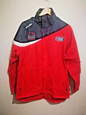 England Colleges Football wasserdichte Regenjacke Anorak rot schwarz Medium