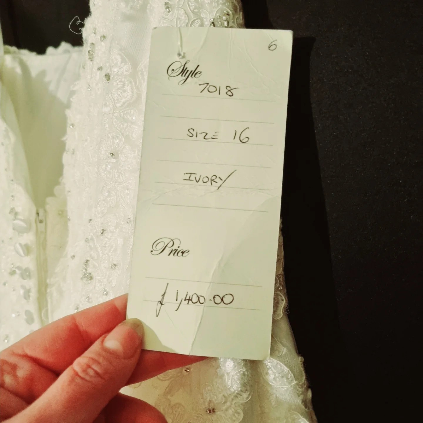 Gorgeous A line style wedding dress Size 16 image 3