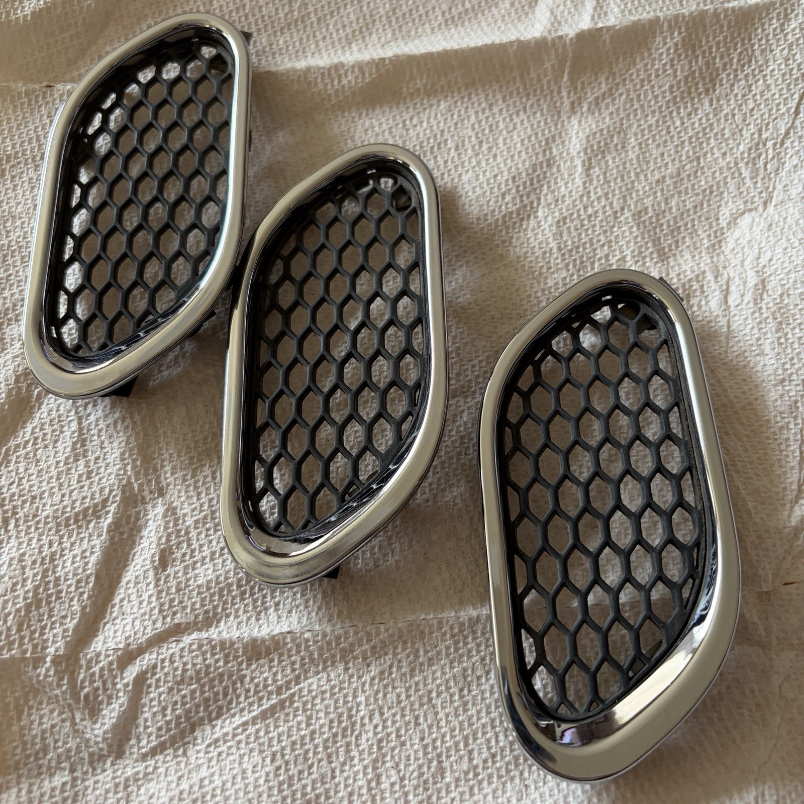 03-13 Maserati Quattroporte M139 Left Side Fender Grill Grille Vent Set of 3 OEM