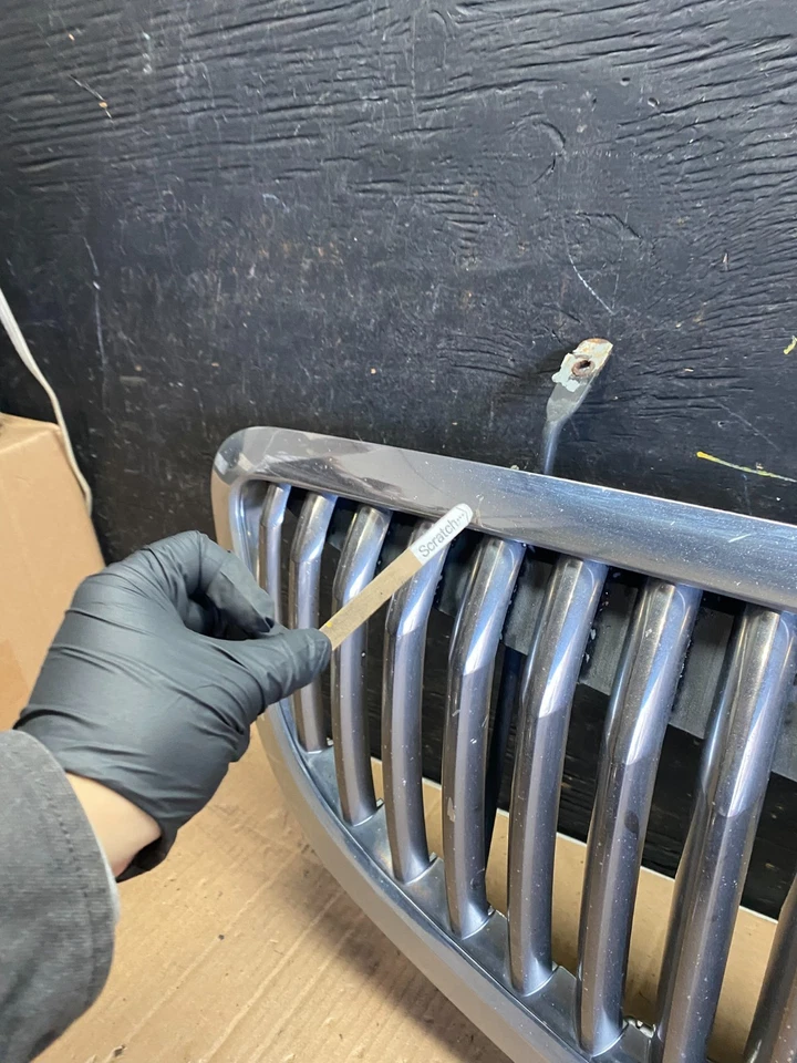 Parrilla superior delantera Buick Enclave 2008 a 2012 OEM T3980 DG Foto 4 de 4