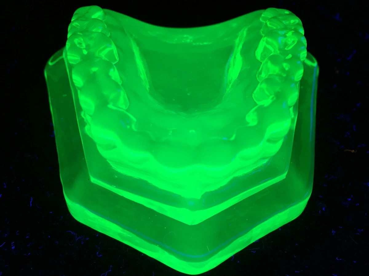 green Vaseline Uranium glass Denture dentist mold teeth