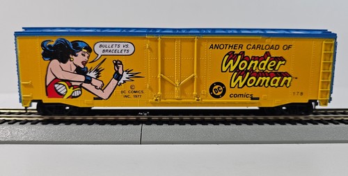 DC Comics Wonder Woman Box Car HO Scale 368-C 1977 NOS🔥🔥🔥🔥 - Picture 4 of 8