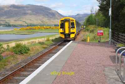 Photo 6x4 Request stop, Attadale Station Two-car unit 158709 on the Inver c2017