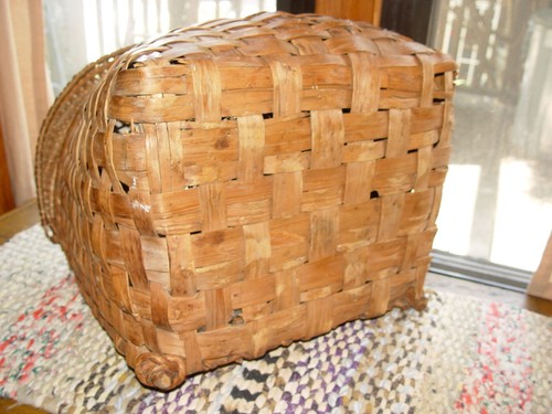 19th c Folk Art Hand Woven Swedish Basket - Picture 8 of 9