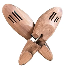 Vtg Rochester Shoe Tree Co. Shoe Keepers Red Cedar Wood Shoe Tree Stretcher Pair