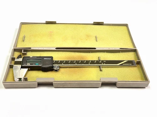 Mitutoyo 0-6" Digimatic Digital Caliper w/ BOX