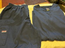 Cherokee Women  s Scrubs Large