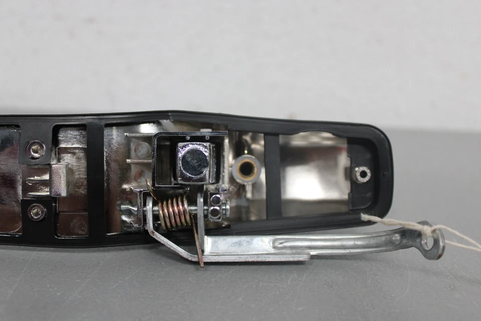 2007 2014 CADILLAC ESCALADE LEFT SIDE DOOR HANDLED - Изображение 4 из 4