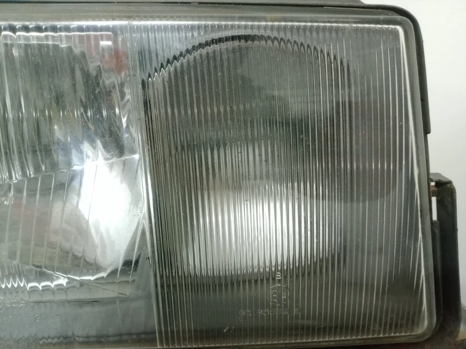 Mercedes 190 W201 Faro Anteriore Destro Hella Regolazione Pneumatica - Immagine 3 di 4