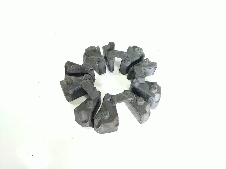 Каучуки ступицы звездочки привода заднего колеса 98 Triumph Sprint 900 - Изображение 4 из 4