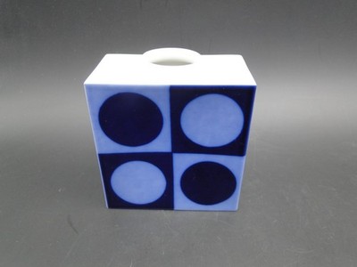 Vase KPM Porzellan Trude Petri Cadre blau hellblau geometrisches Dekor Design
