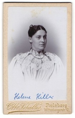 Fotografie Otto Schaller, Perleberg, Wittenbergerstr. 12, Helene Hiller im weit 