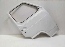 BD30 FRONT RIGHT DOOR / 86629 / 181802 FOR NISSAN TRADE *