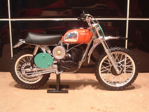 1970 1:12 HUSQVARNA 250 CROSS MODEL MOTOCROSS MOTORBIKE DIRT BIKE SCRAMBLER NEW