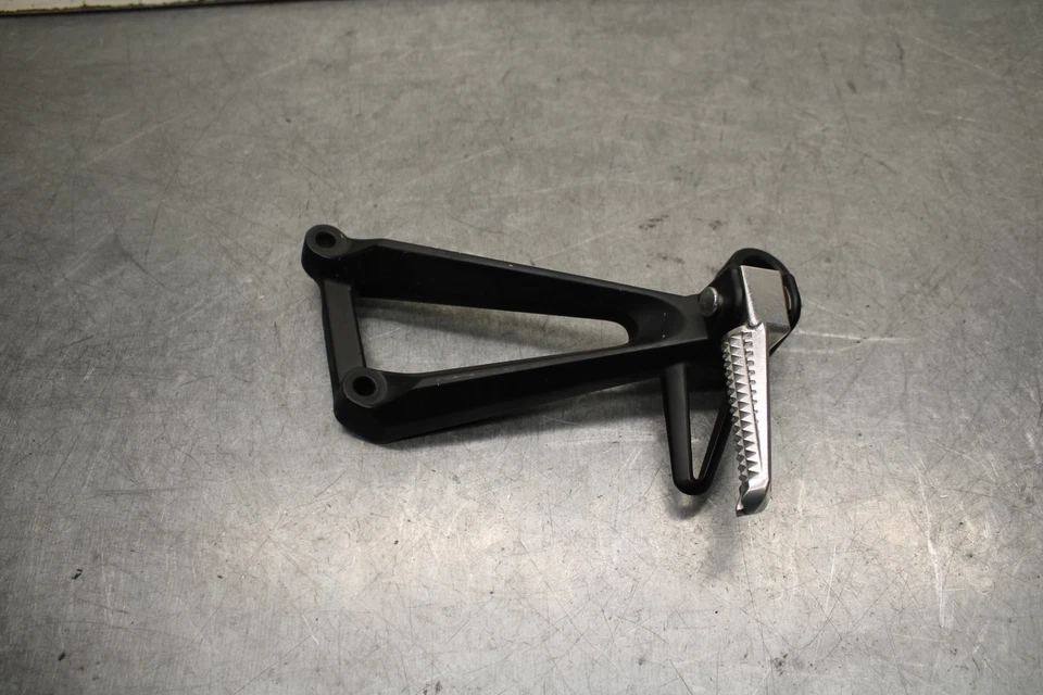 15-17 YAMAHA YZF R3 CLAVIJA PASAJERO TRASERO DERECHO BB651 Foto 2 de 4