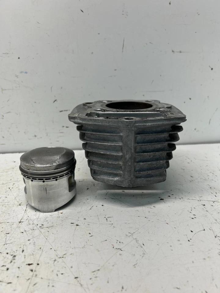 Conjunto de cilindro y pistón motor Honda cb125s cb 125s (1980) Foto 3 de 4