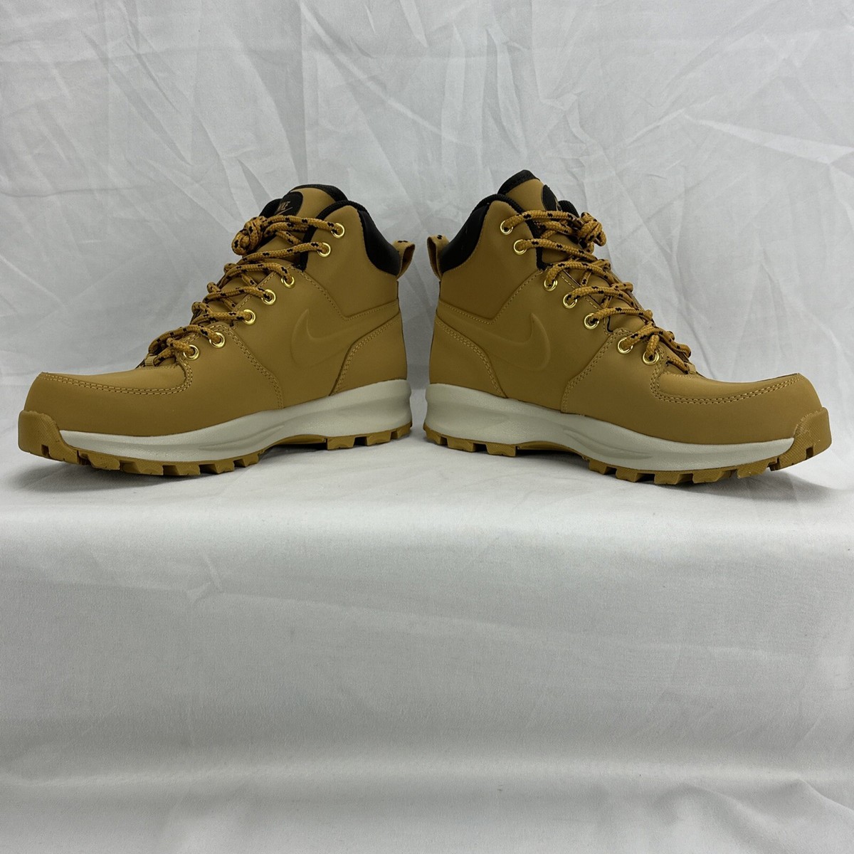 nike tan boots mens