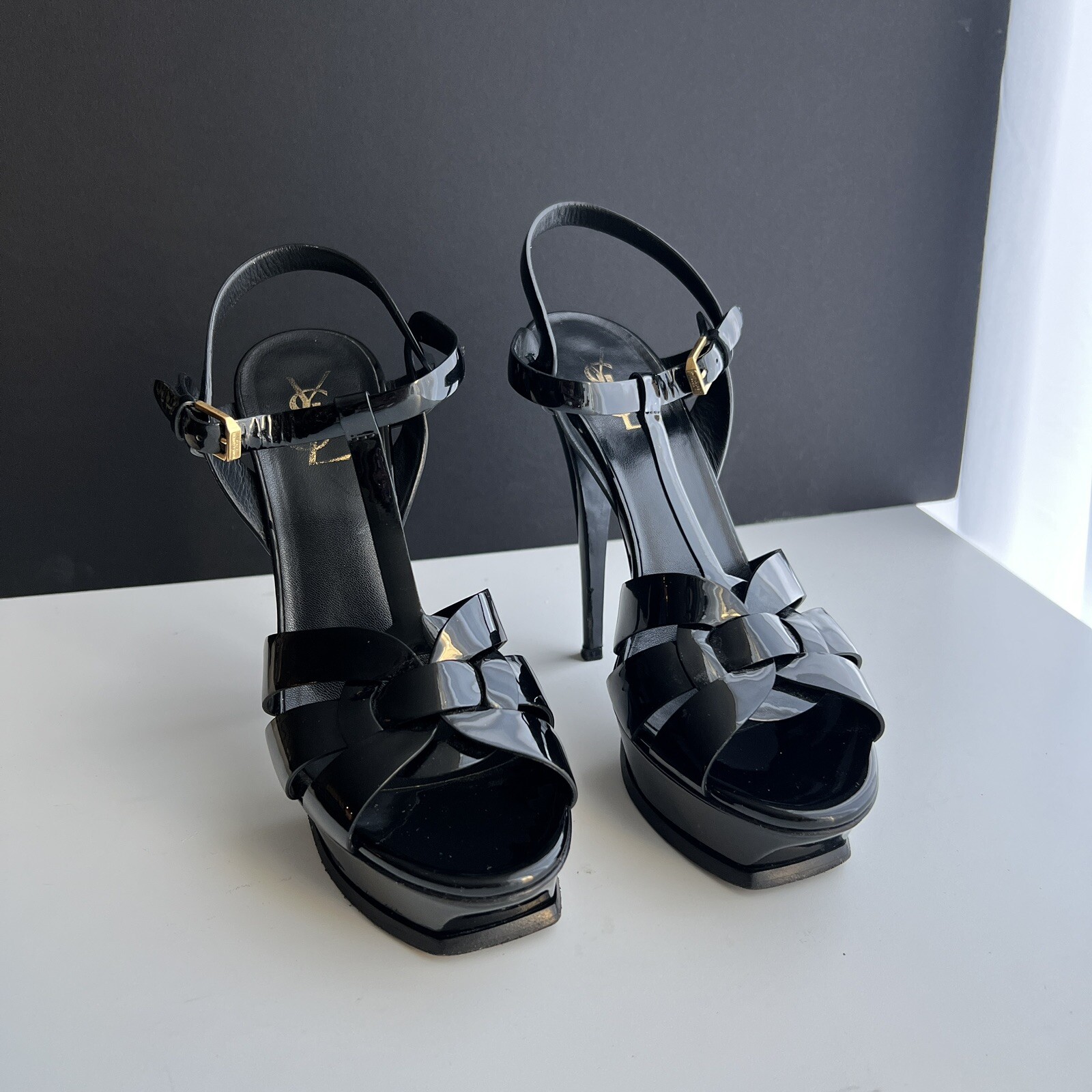 Sandalo plateau Saint Laurent YSL Tribute nero verniciato taglia 39