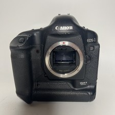 Canon EOS 1D Mark II 8.2MP Digital SLR Camera - Black (Body Only) with Battery