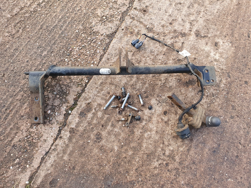 2015 RANGE ROVER EVOQUE 2.2 GENUINE TOWBAR WITH WIRING AND BOLTS | eBay UK