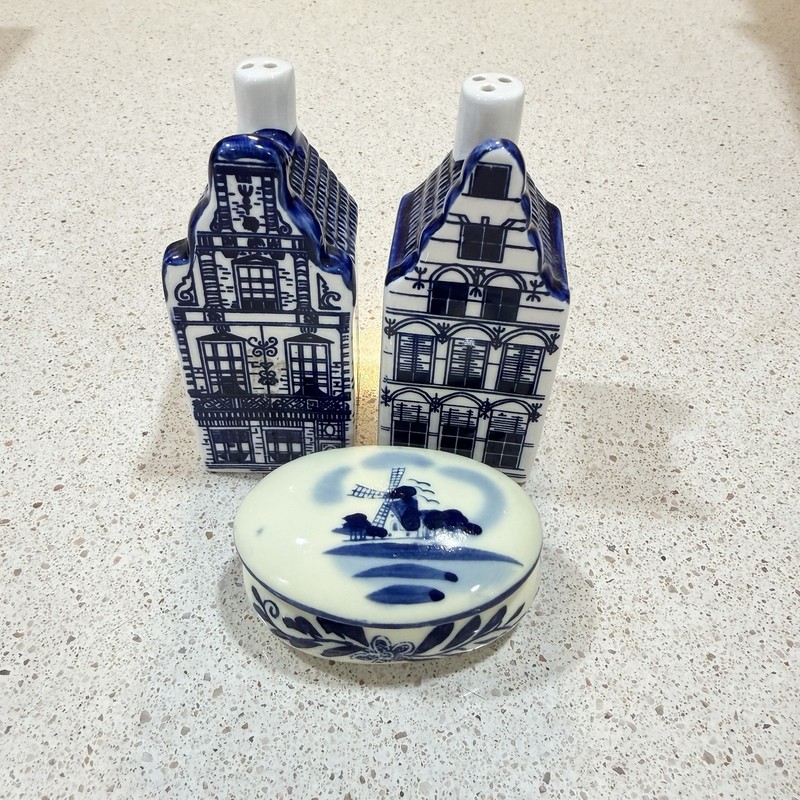 Vintage Delft Hand-Painted Blue Holland Houses Salt Pepper Shakers & Trinket Box
