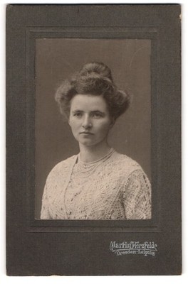Fotografie Martin Herzfeld, Dresden, Pragerstr. 7, Junge Dame mit Hochsteckfris 