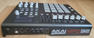 Akai Professional MPD32 USB/Midi MPC Pad Controller for sale