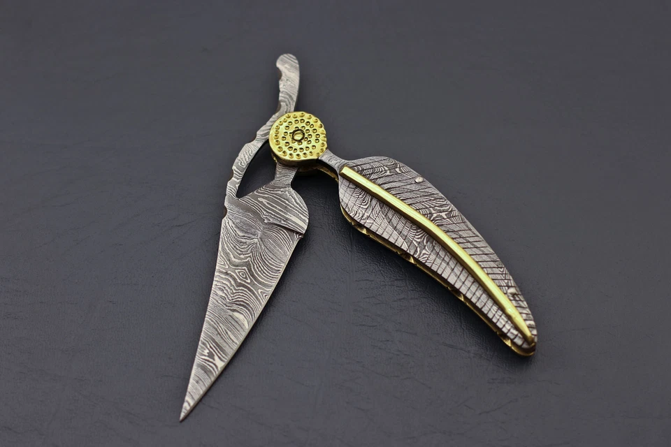 CUSTOM HAND MADE LEAF DAMASCUS BLADE FOLDING POCKET HUNTING KNIFE With Sheath - Image 2 of 4