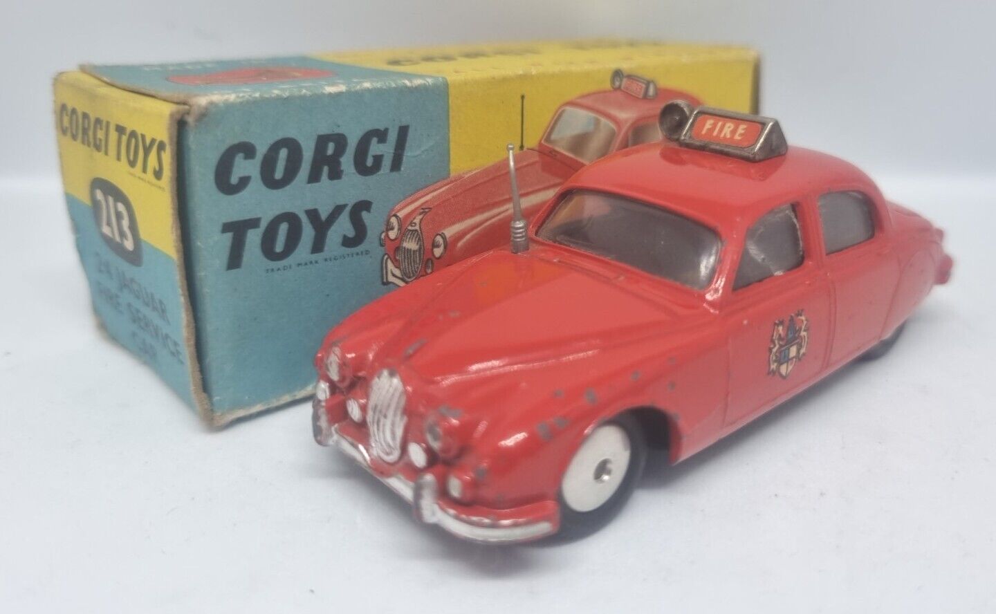 CORGI NO.213 JAGUAR 2＋4 FIRE SERVICE CAR-