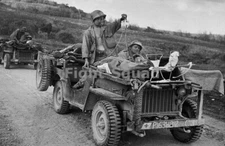 WW2 Picture Photo Daipan 1944 US Medics transport wounded in a jeep 1267