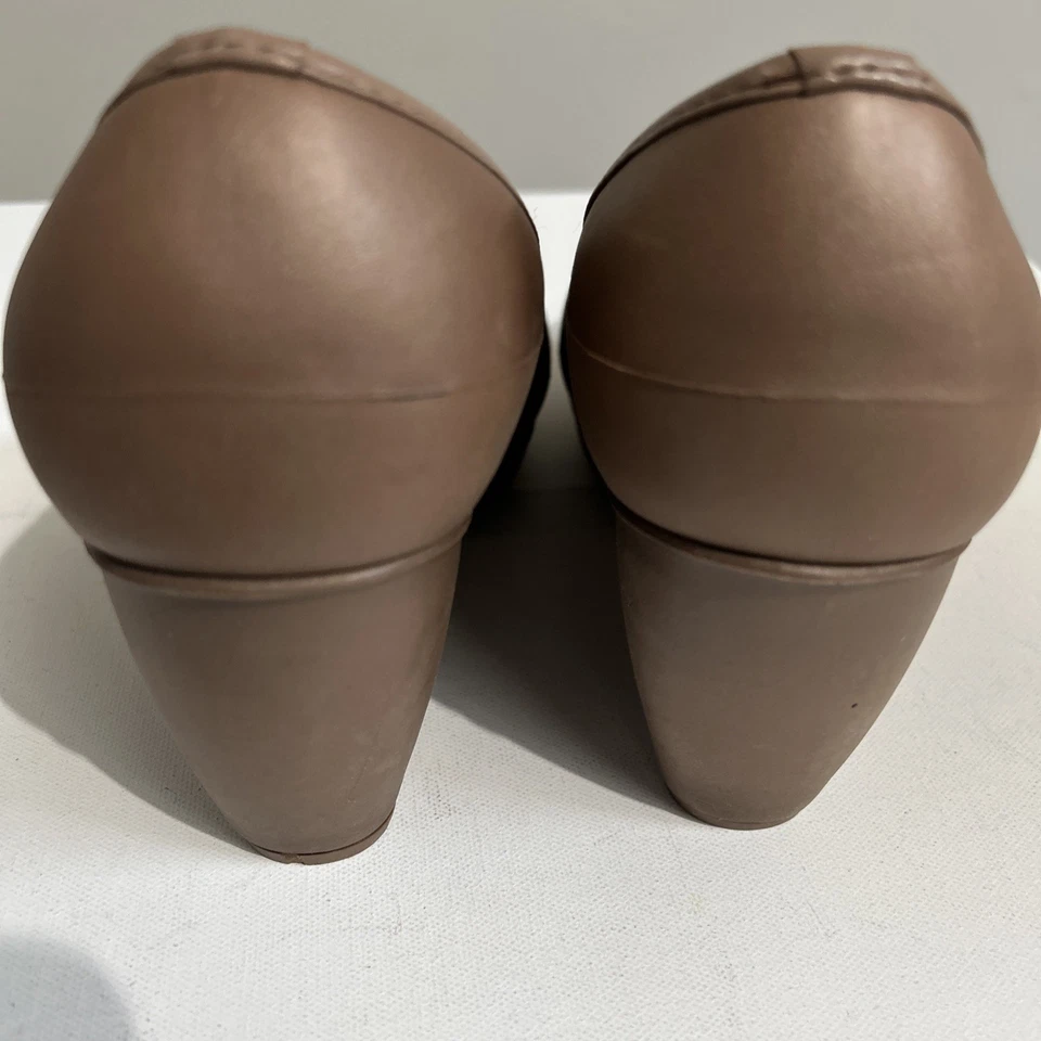 Zapatos de salón Crocs Lena sin cordones de cuña marrón tostado para mujer talla 9 Foto 2 de 4