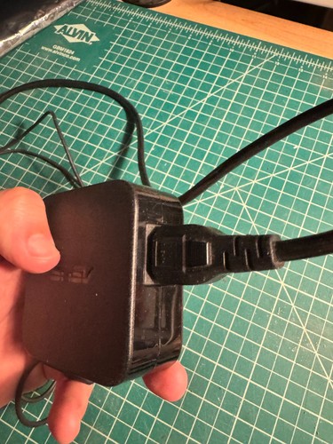 Original ASUS 65W AC Adapter ADP-65GD B For ASUS X550LA-XH51 X551MA X552CL 3.42A - Picture 7 of 8