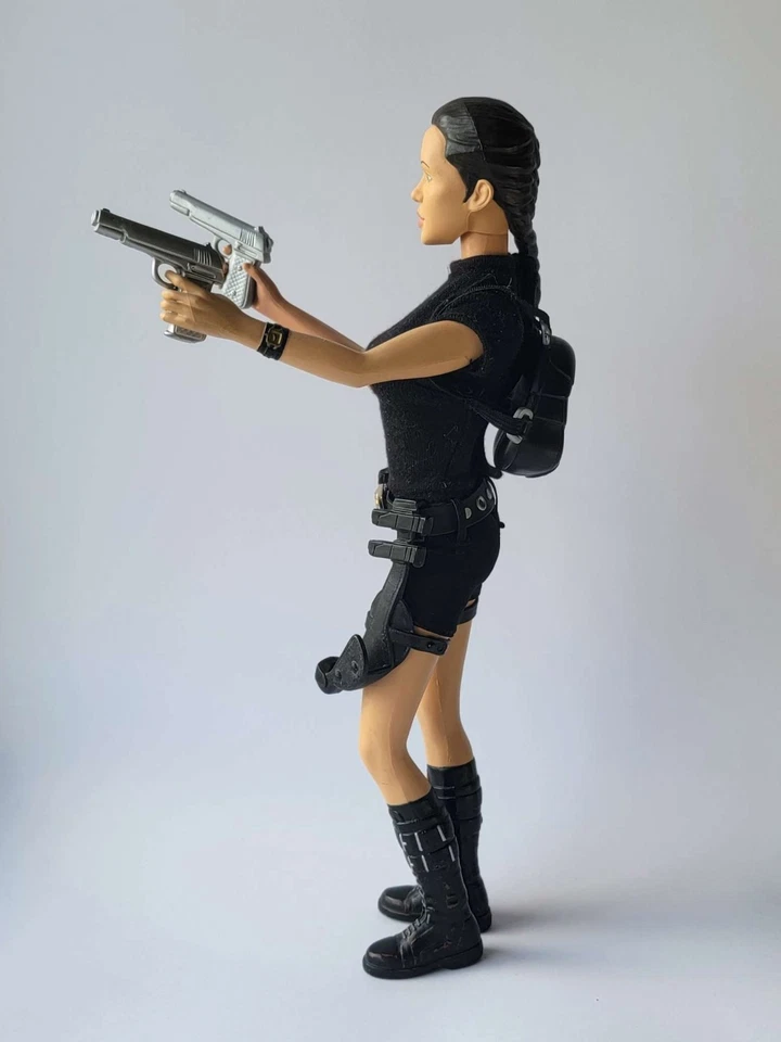Lara Croft Tomb Raider Action Figure 11" Tall 2001 Paramount Pictures Playmates - Image 2 of 4