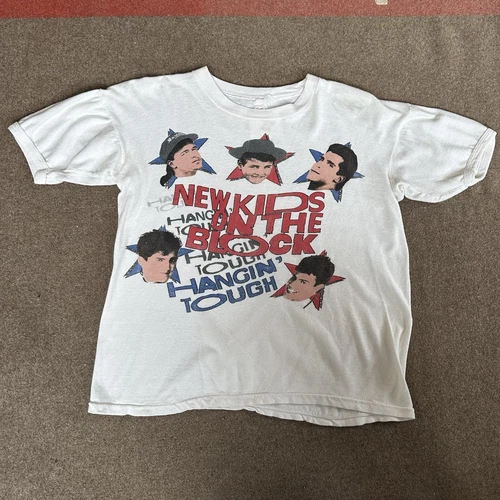 NEW KIDS ON THE BLOCK • HANGIN TOUGH • VINTAGE • • SIN 1980s vintage concert t-shirt, vintage, single stitch, B+ condition