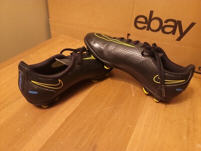 Nike Phantom Gt Club FG MG Junior Sz 1Y CK8479-090 Soccer shoes