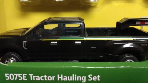 TOMY Ertl ~ John Deere Hauling Set w/ Truck, Trailer, 5075E Tractor and Horses - Picture 3 of 12